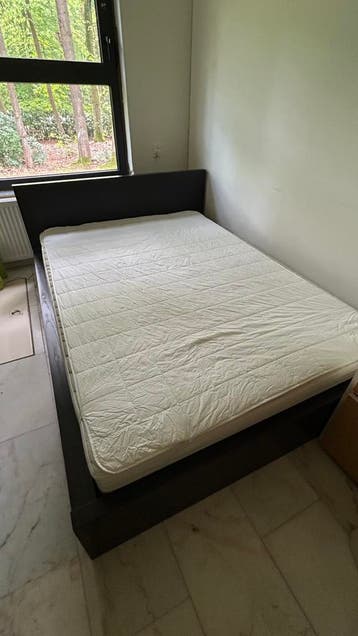 IKEA MALM bed 140x200 zwartbruin