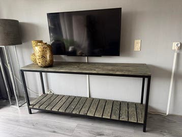 Houten dressoir en tafeltje  - Goede kwaliteit