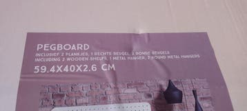 pegboard (prik- of ophangbord).