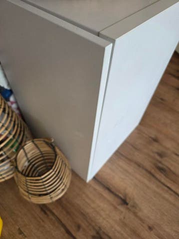 Ikea Besta kastje 60x42 cm met vochtplekjes