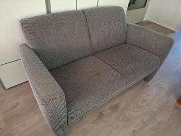 Gratis grijze Montel 2-zitter.