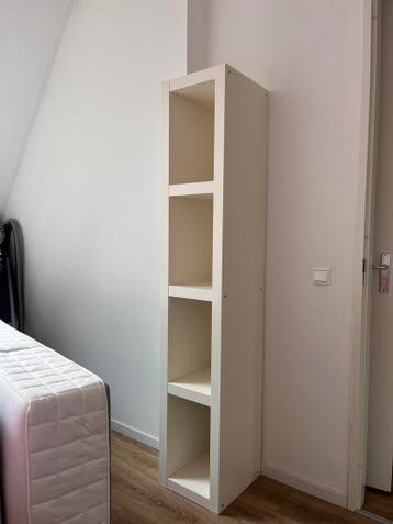 Gratis smalle boekenkast wit