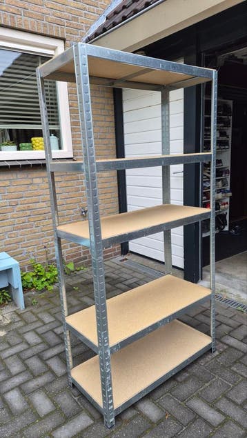 Stellingkast