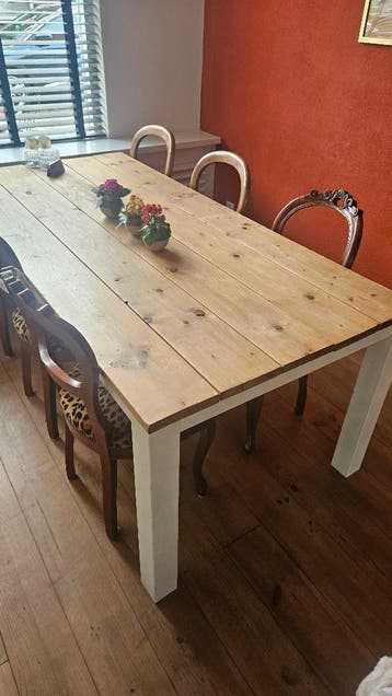 Eettafel gratis op te halen