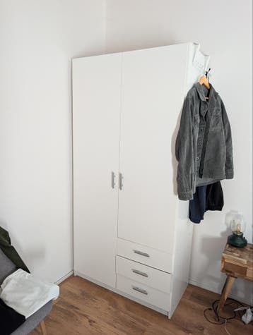 2 kledingkasten - GRATIS