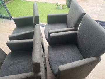 Gratis - 4 zwarte-anthraciet eetkamer stoelen wieltjes