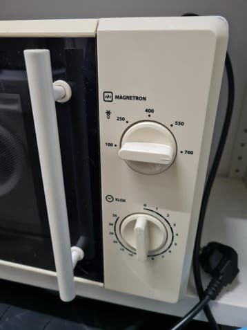 Inventum 700 watt magnetron gratis op te halen.