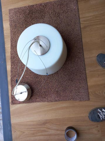 Lamp voor aan plafond.  Lichte gebruikssporen.