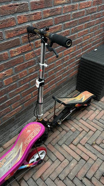 2 Spacescooters (grote variant)