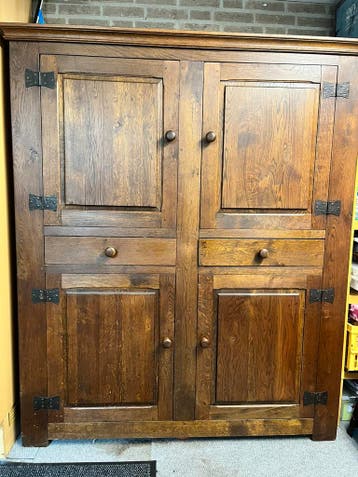 Massief eiken kast 145cm breed