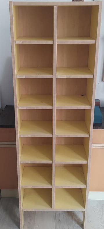Geel cd kastje opknapper