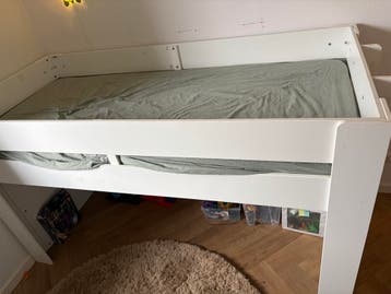 Wit hoogslaper bed met ladder - Ideaal voor kleine kamers