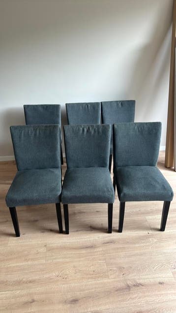 6 grijze stoelen gratis af te halen