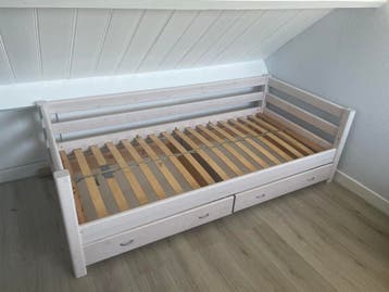 Stevig eenpersoons bedframe