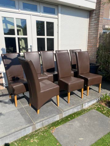8 eetkamerstoelen bruin