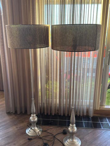 Reserveerd Staan lampen gratis