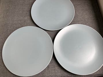 Ikea Fargklar serie 3 matgrijze borden Gratis