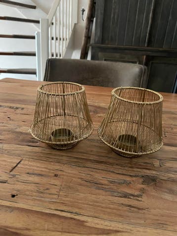 Gratis: 2 Goudkleurige Windlichten - 12 cm Hoog
