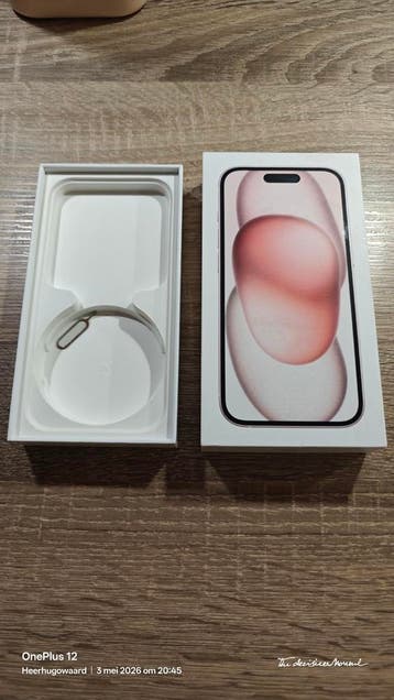 iPhone 15 Box