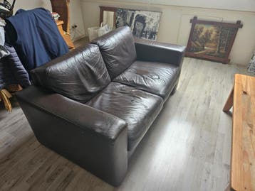 Bruine leren tweezitsbank - 160x90 cm - Gratis af te halen