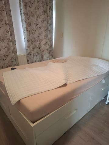 Wit bed met lades - 140x200 cm