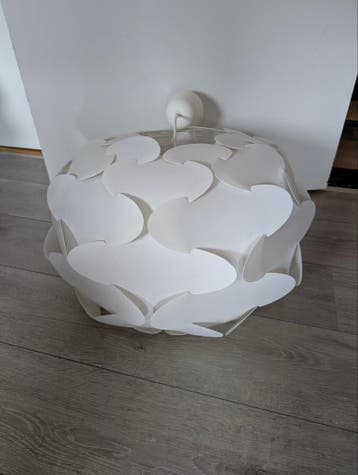 Witte hanglamp met uniek design
