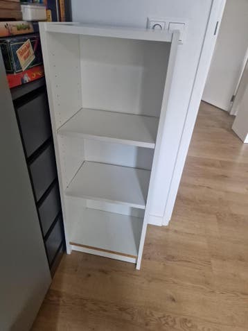 Witte open boekenkast - gratis af te halen