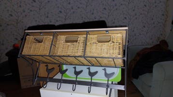 Kapstok met 5 haken en 3 mandjes - 60x20x32 cm