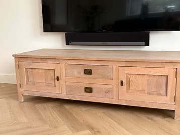 Eiken televisiemeubel - H48 x B154 x D55