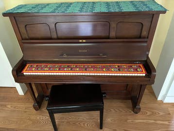 Gratis Weber piano met kruk
