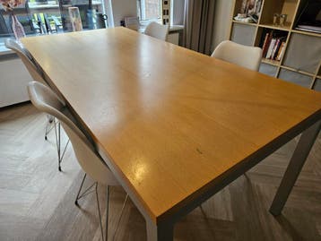 GRATIS ophalen houten eettafel en 4 stoelen