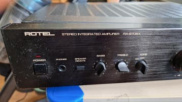 Rotel RA-930BX voor onderdelen