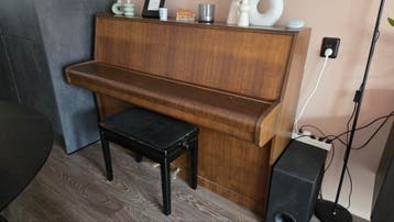 Vintage Piano met pianobankje - Klassiek Houten Instrument
