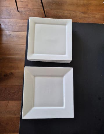 9 witte vierkante dinerborden