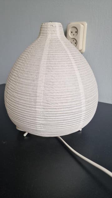 Gratis Ikea tafellamp papier klein scheurtje