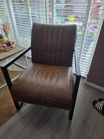 Foutuil - Bruin met zwart metalen frame