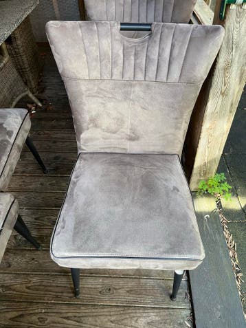 GRATIS Set van 4 grijze eetkamerstoelen, stof en metaal