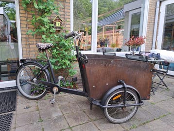 Bakfiets voor onderdelen of oud ijzer (frame krom)