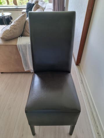Gratis eetkamerstoelen 3 stuks