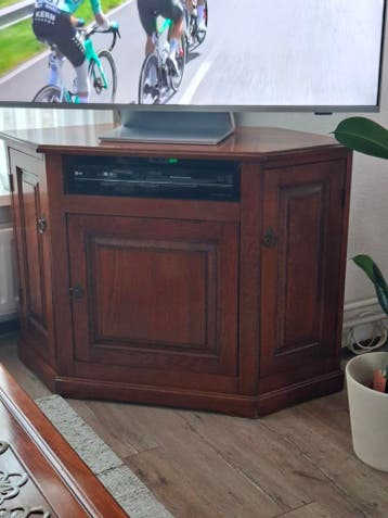 GRATIS Hoekkastje massief eiken