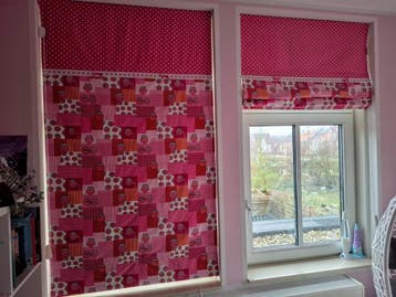 Roze vouwgordijn met uiltjespatroon - 100x180 cm