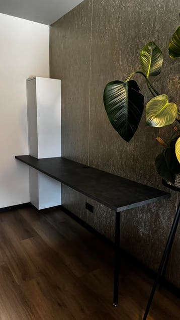 Gratis Ikea combi wandkast (Eket) met bureau blad (Ekbacken)