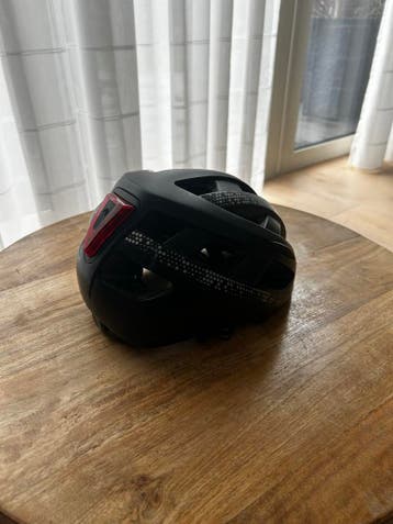 Fietshelm met LED-achterlicht - Zwart (M/S)