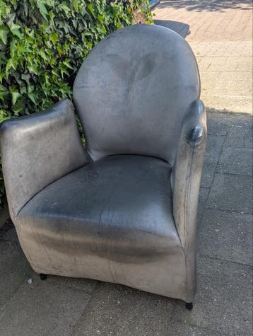 Mooie zwart leren stoel