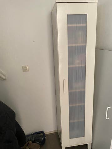 Schoenenkast / voorraadkast GRATIS