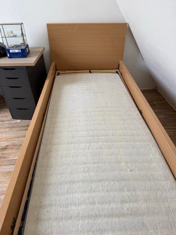 Eenpersoonsbed 90x220 cm met lattenbodem en matras