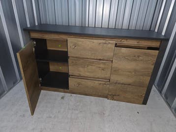 Modern dressoir met lades en deuren