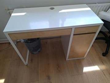Gratis af te halen: klein bureau