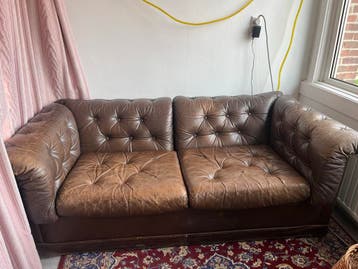 Gebruikte leren bank - chesterfield en karaktervol