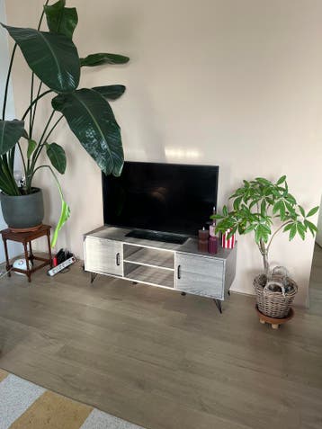 TV-meubel gratis af te halen (lichte schade)